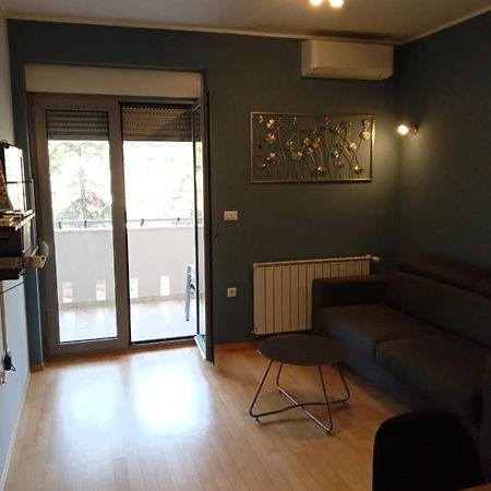 Apartment Laura Pula Exterior photo